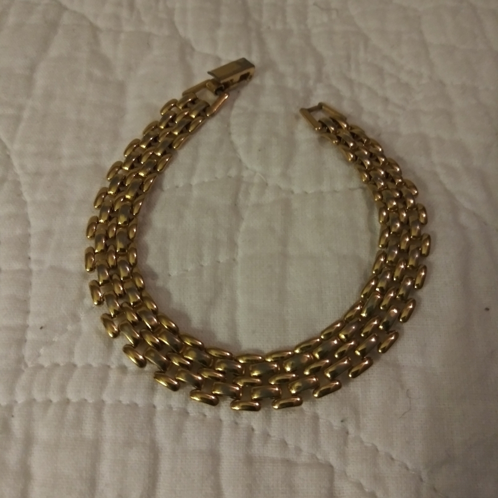 Goldtone Braclet